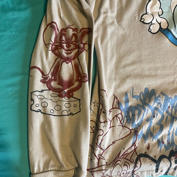 Tom and jerry graffiti long sleeve tee - Picture 4 of 6
